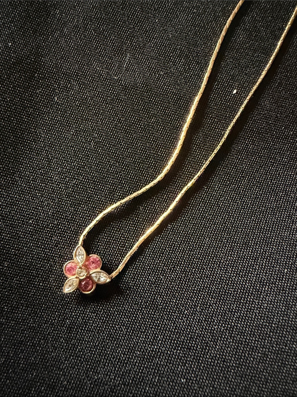 Avon vintage Gold Flower Pendant Necklace with Pink and White Stones